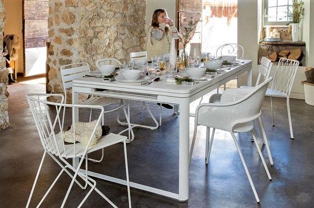 4 reasons to consider using outdoor furniture indoors